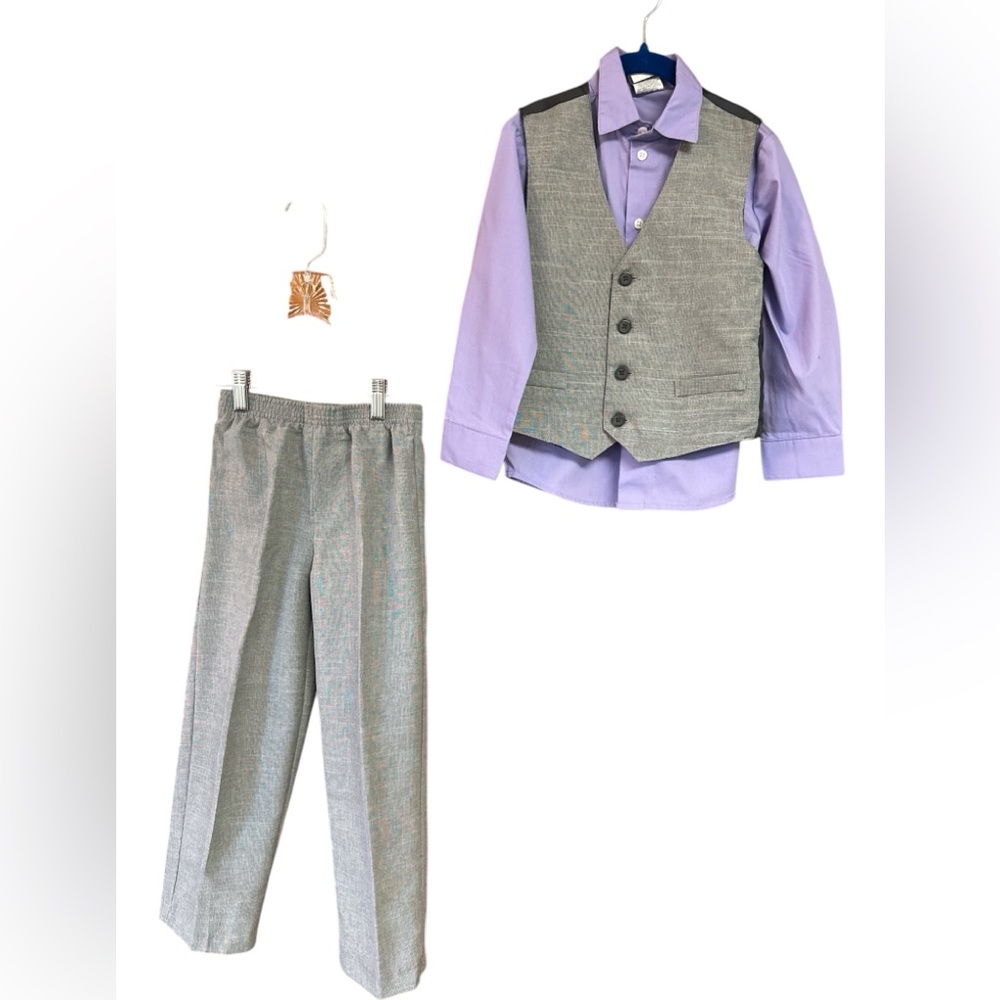 Van Heusen Three Piece Dressy Pants/Button Down Shirt/Vest Boys Size 6 Preowned